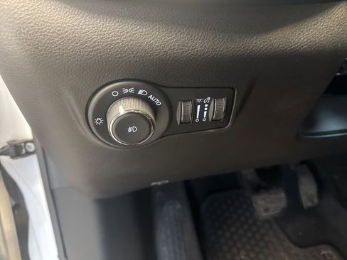 Used 2023 Jeep Compass Latitude w/ Convenience Group image 13