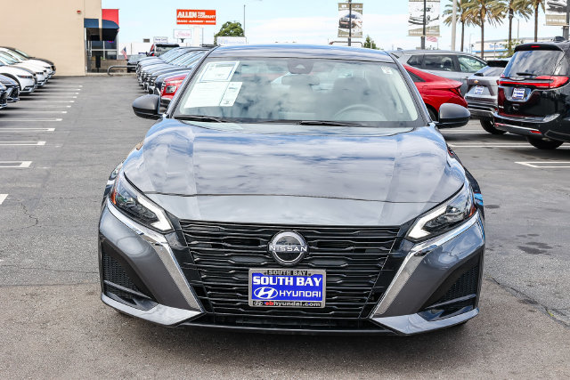 Used 2025 Nissan Altima 2.5 SV FWD image 2