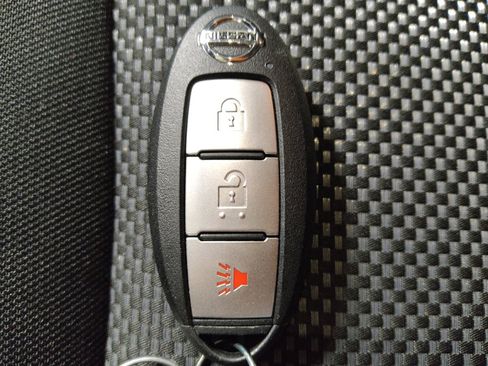 Used 2020 Nissan Pathfinder S image 32