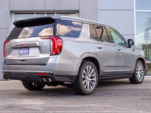 Used 2023 GMC Yukon Denali w/ Denali Reserve Package image 10