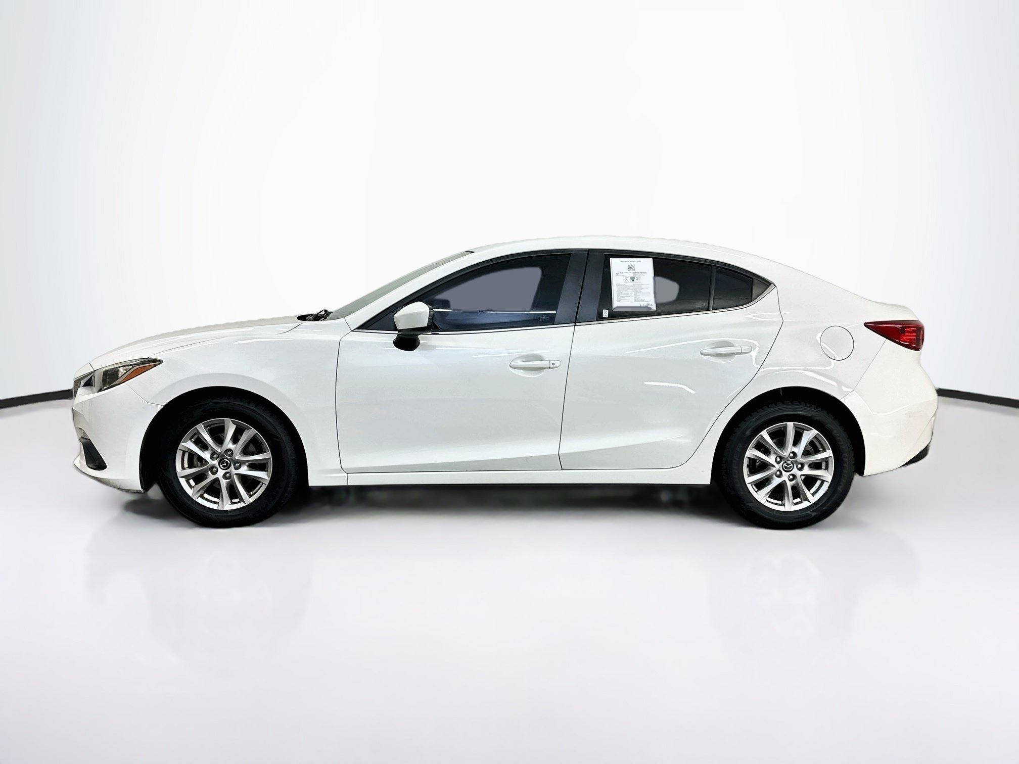 Used 2016 MAZDA MAZDA3 i Sport w/ Preferred Equipment Package FWD image 4