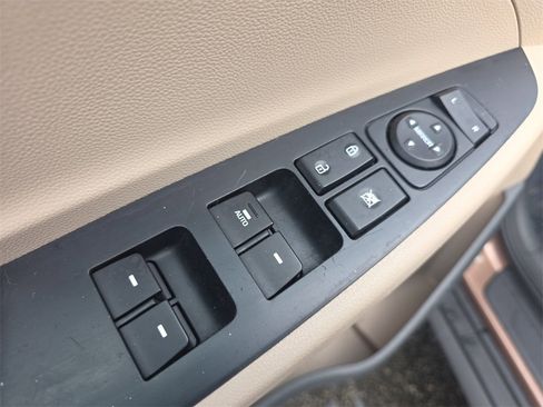 Used 2017 Hyundai Tucson SE image 16