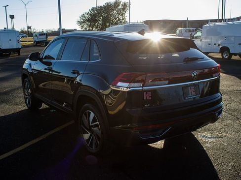 Used 2024 Volkswagen Atlas Cross Sport SE image 5