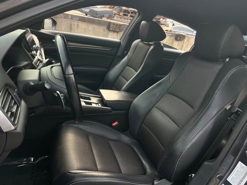 Used 2018 Honda Accord Sport image 13