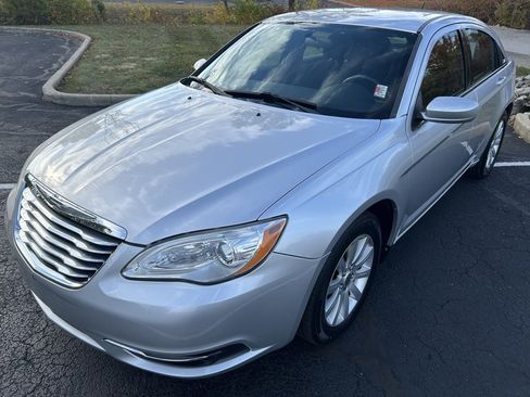 Used 2011 Chrysler 200 Touring image 19