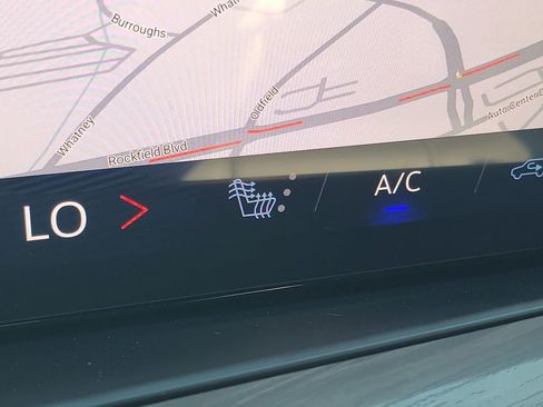 Used 2026 Chevrolet Tahoe LT w/ Comfort Package image 35