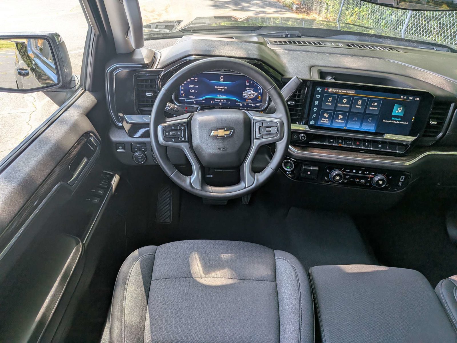Used 2025 Chevrolet Silverado 1500 LT AWD/4WD image 15