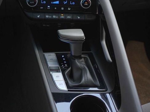 Used 2023 Hyundai Elantra SEL w/ Convenience Package FWD image 21