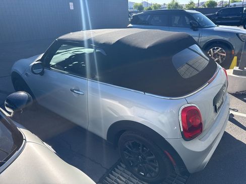 Used 2018 MINI Cooper S image 3