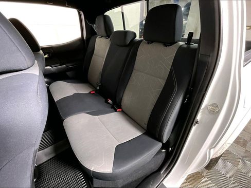 Used 2020 Toyota Tacoma TRD Sport image 26