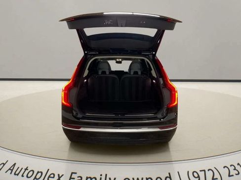 Used 2025 Volvo XC90 T8 Plus w/ Protection Package Premier AWD/4WD image 9