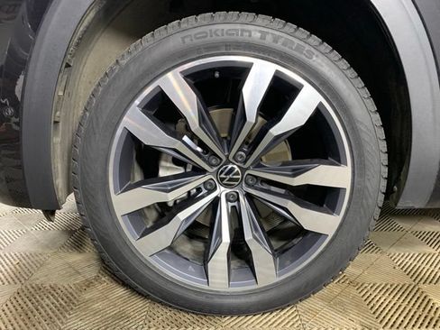 Used 2023 Volkswagen Atlas Cross Sport SEL Premium R-Line AWD/4WD image 34