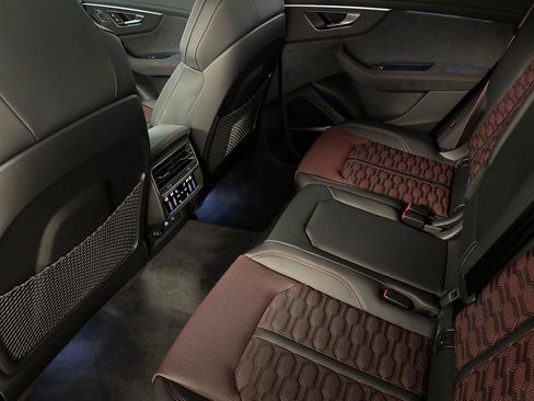 New 2025 Audi RS Q8 performance image 11