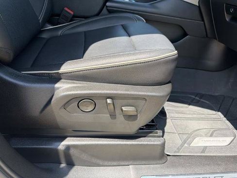 Used 2024 Chevrolet Tahoe Premier RWD image 15