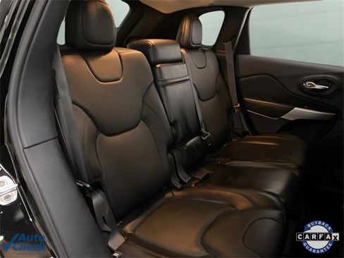 Used 2017 Jeep Cherokee Overland w/ Technology Group image 73