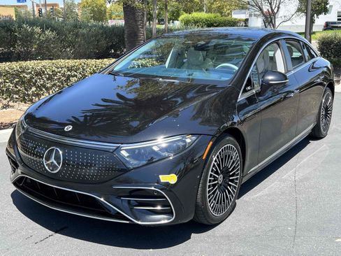 Used 2022 Mercedes-Benz EQS 450+ Sedan image 11