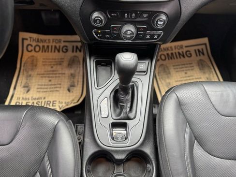 Used 2021 Jeep Cherokee Latitude Lux 80th Anniv w/ Quick Order Package 26U 80TH image 29