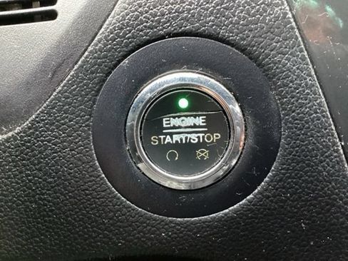 Used 2017 Ford Explorer XLT w/ Equipment Group 202A FWD image 23