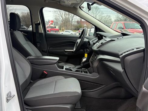 Used 2018 Ford Escape SE image 11