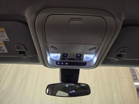 Used 2024 Chevrolet Equinox LT image 23