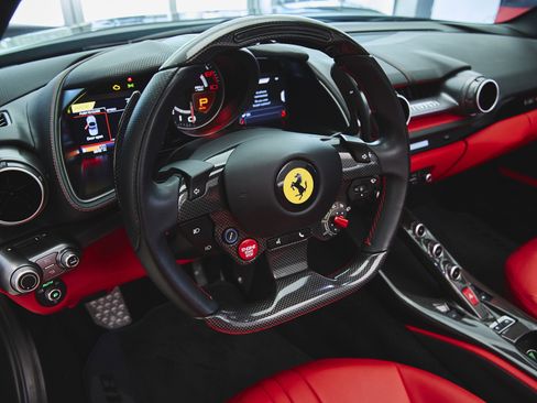 Used 2021 Ferrari 812 GTS image 25