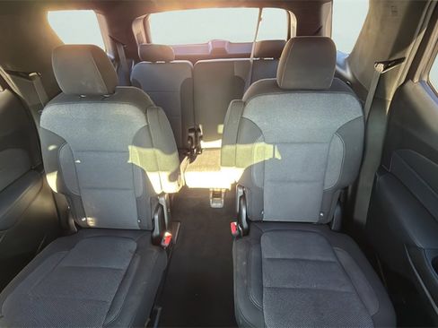 Used 2023 Chevrolet Traverse LT image 13