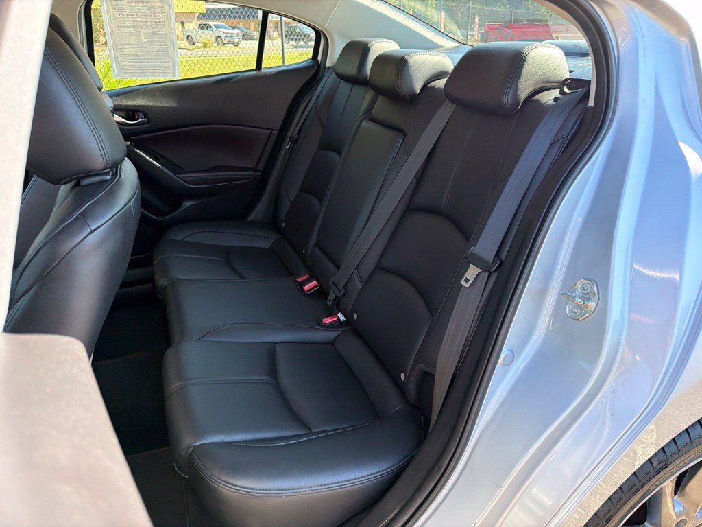Used 2018 MAZDA MAZDA3 Touring FWD image 19