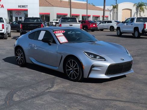 Used 2023 Toyota GR86 w/ ALL Weather Mat Package (TMS) RWD image 3
