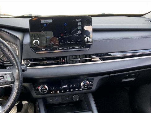 Used 2024 Mitsubishi Outlander SE image 6