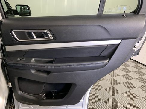Used 2017 Ford Explorer XLT w/ Equipment Group 201A image 27