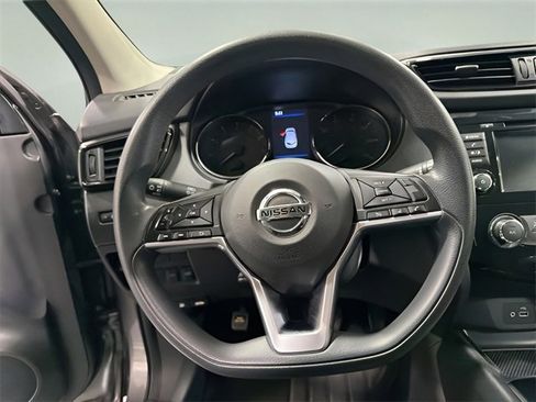 Used 2020 Nissan Rogue Sport S image 15