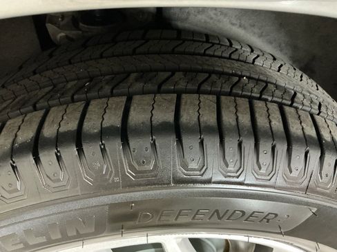 Used 2021 Ford Edge SEL image 36