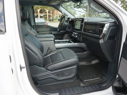 Used 2025 Ford F250 Lariat w/ Lariat Ultimate Package image 3