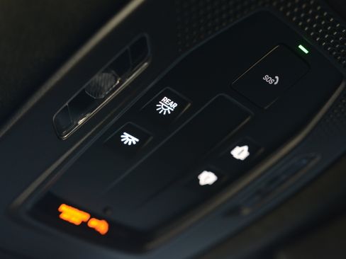Certified 2025 Porsche Cayenne GTS AWD/4WD image 25