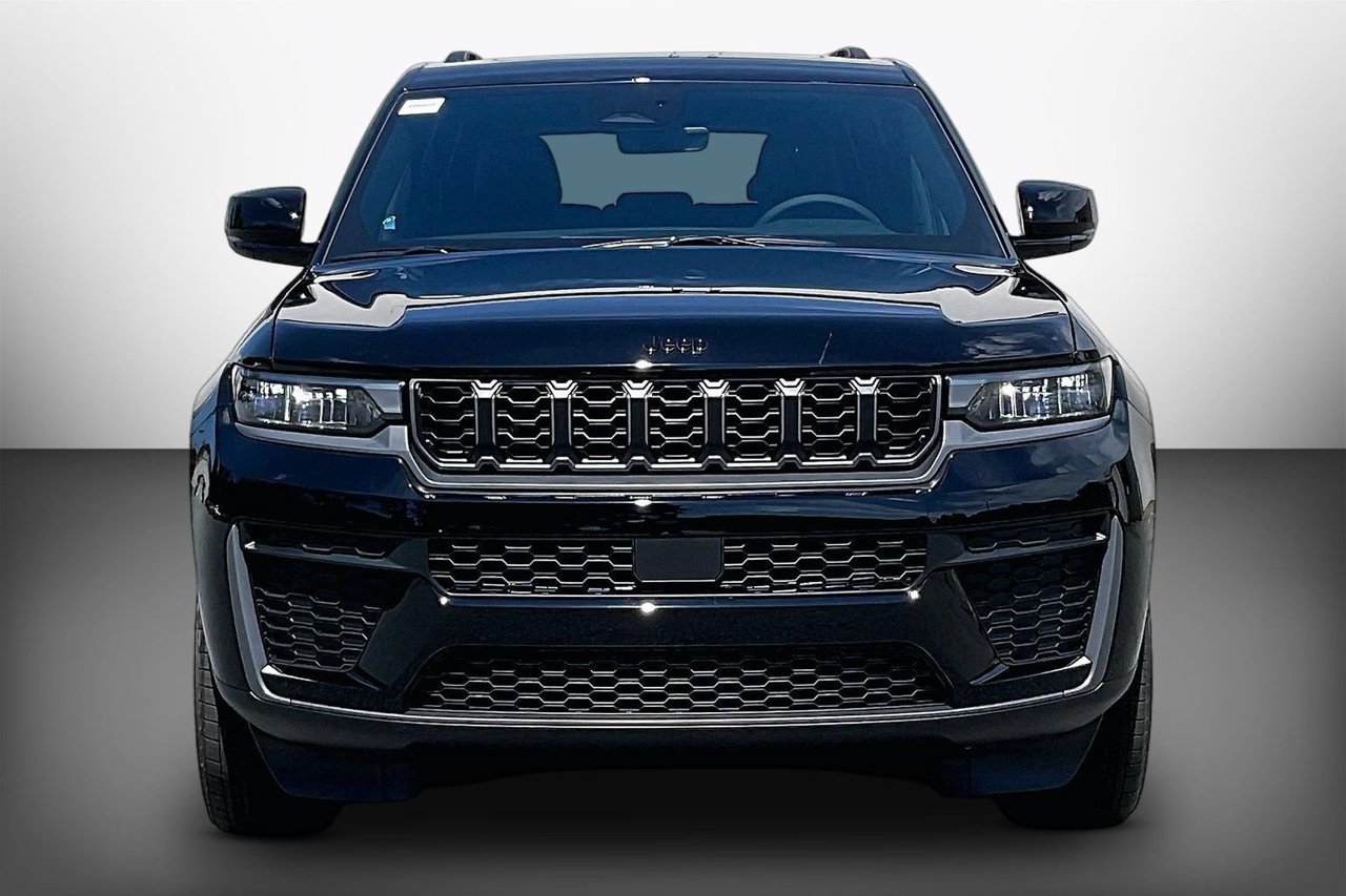 New 2027 Jeep Grand Cherokee Altitude AWD/4WD image 3