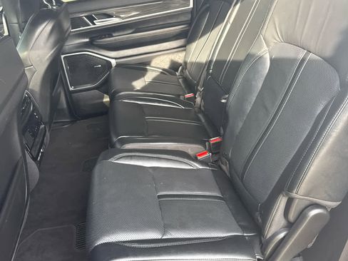 Used 2022 Jeep Wagoneer Series III w/ Convenience Group I image 11