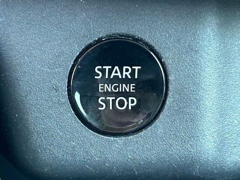 Used 2024 Nissan Rogue S AWD/4WD image 17