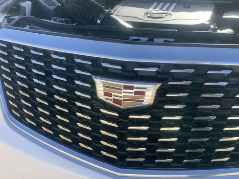 Certified 2024 Cadillac XT5 Premium Luxury FWD image 29