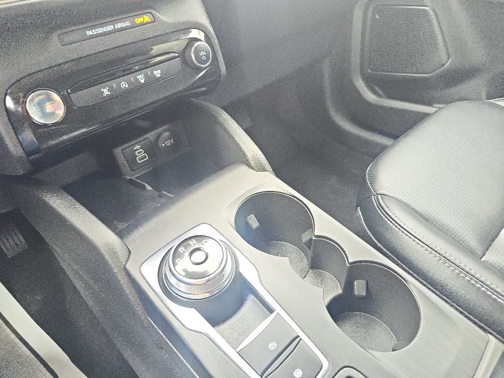 Used 2025 Ford Escape Platinum AWD/4WD image 16