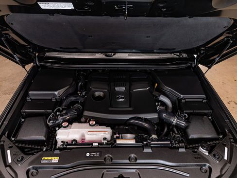 Used 2025 Lexus GX 550 w/ Cold Area Package image 31