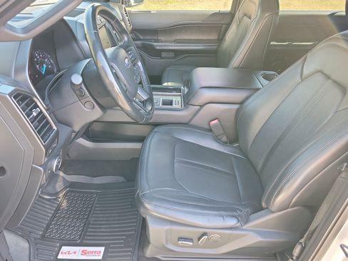 Used 2019 Ford Expedition Limited w/ Equipment Group 301A image 4
