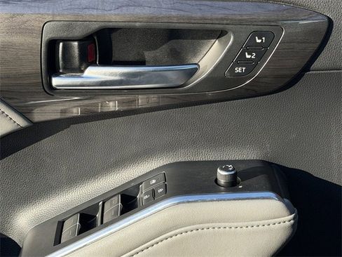 Used 2022 Toyota Highlander Platinum image 25