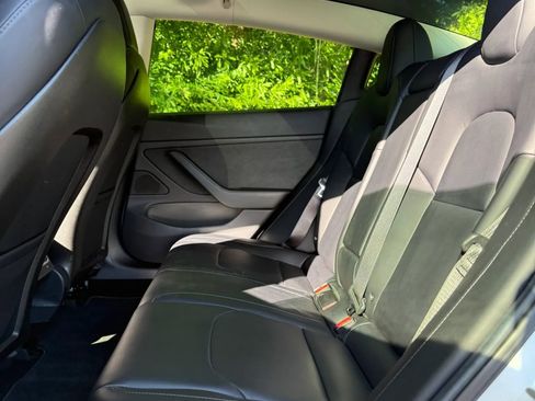 Used 2018 Tesla Model 3 Long Range RWD image 6
