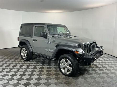 Used 2019 Jeep Wrangler Sport AWD/4WD image 3
