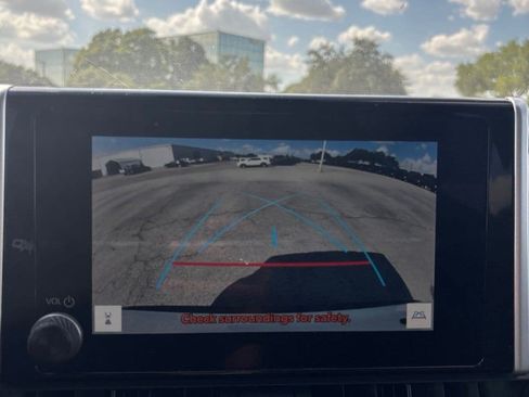 Used 2025 Toyota RAV4 XLE AWD/4WD image 4
