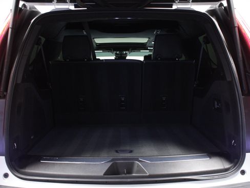 Used 2024 Cadillac Escalade ESV Sport Platinum w/ LPO, ONYX Package AWD/4WD image 16