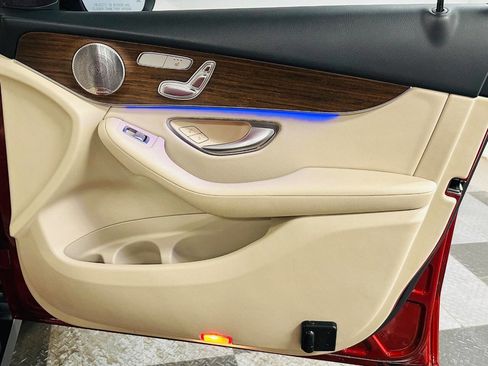 Used 2021 Mercedes-Benz GLC 300 GLC 300 4MATIC AWD 4dr SUV w/ Premium Package image 26