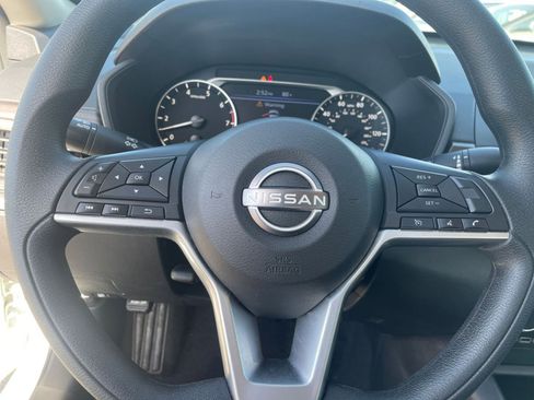 Used 2025 Nissan Altima 2.5 SV image 28