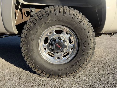 Used 2004 GMC Sierra 2500 SLE w/ Heavy-Duty Power Package image 17