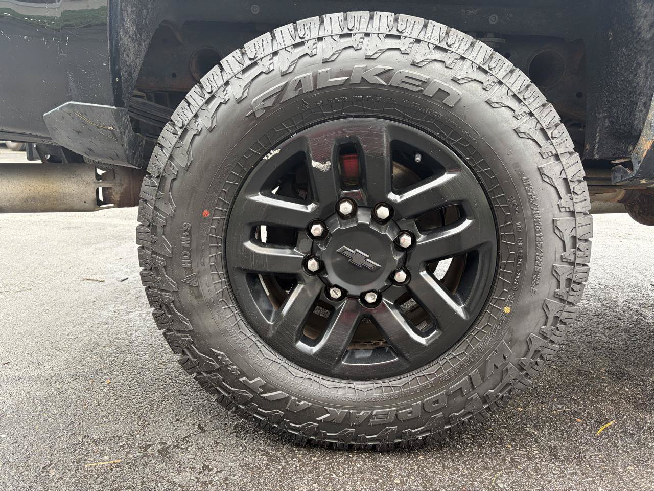 Used 2017 Chevrolet Silverado 2500 LTZ w/ Midnight Edition AWD/4WD image 16